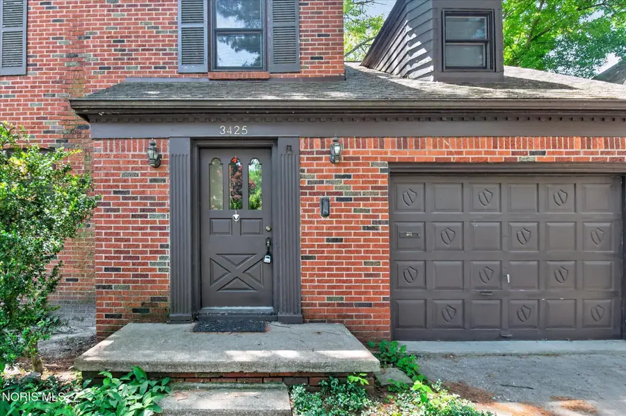 3425 Brantford Road, Ottawa Hills, OH 43606 - #2
