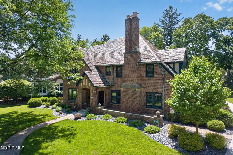2151 Hawthorne Road, Ottawa Hills, OH 43606 - #2