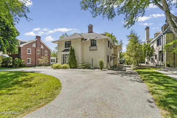 3537 Brookside Road, Ottawa Hills, OH 43606