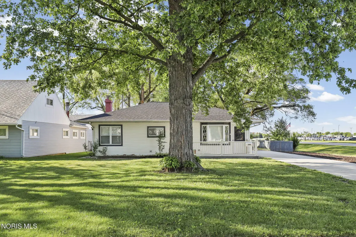 586 Garfield Drive, Perrysburg, OH 43551 - #1