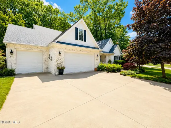 741 Whisperwood Parkway, Holland, OH 43528