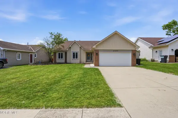 2000 W Hill Trail, Findlay, OH 45840