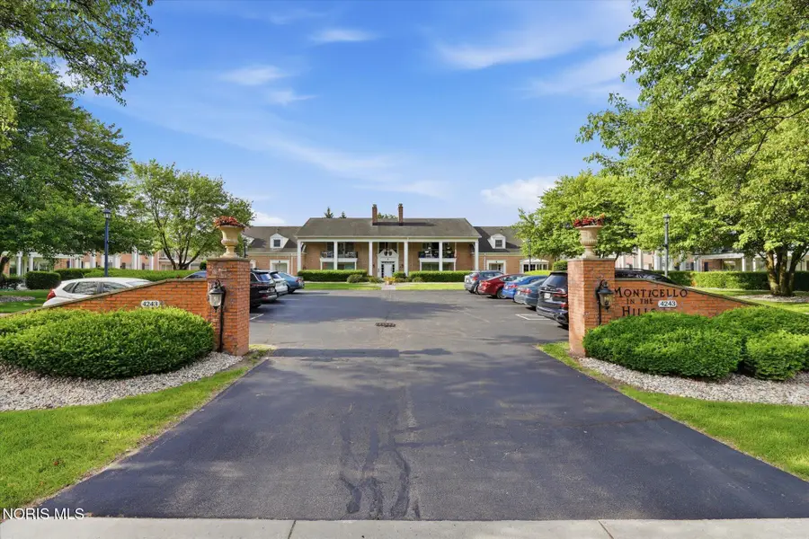 4243 W Bancroft Street #203e, Ottawa Hills, OH 43615 - #2