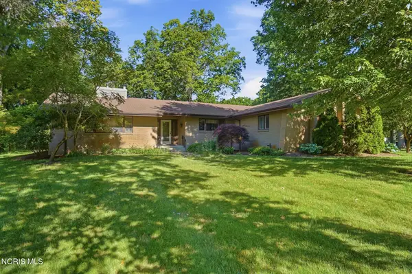 1005 Oak Park Drive, Toledo, OH 43617