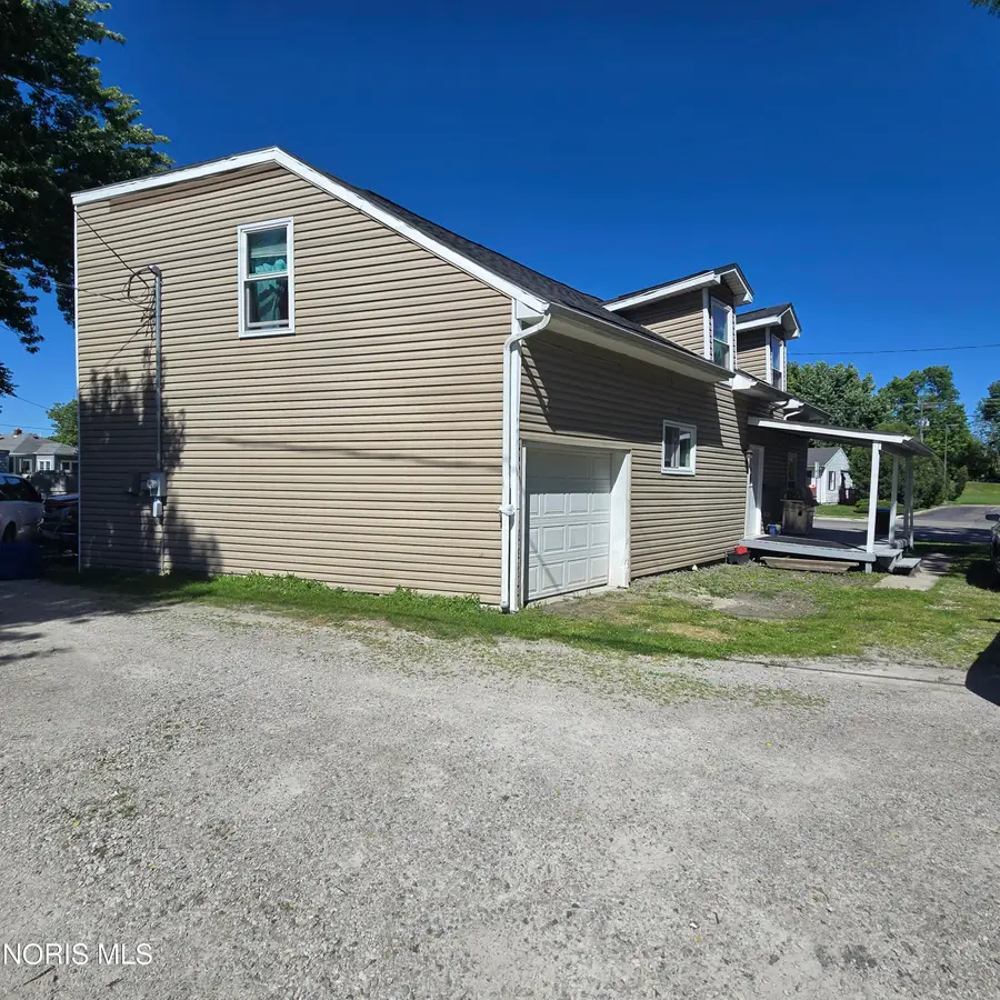 1043 S Clinton Street, Defiance, OH 43512 - #3