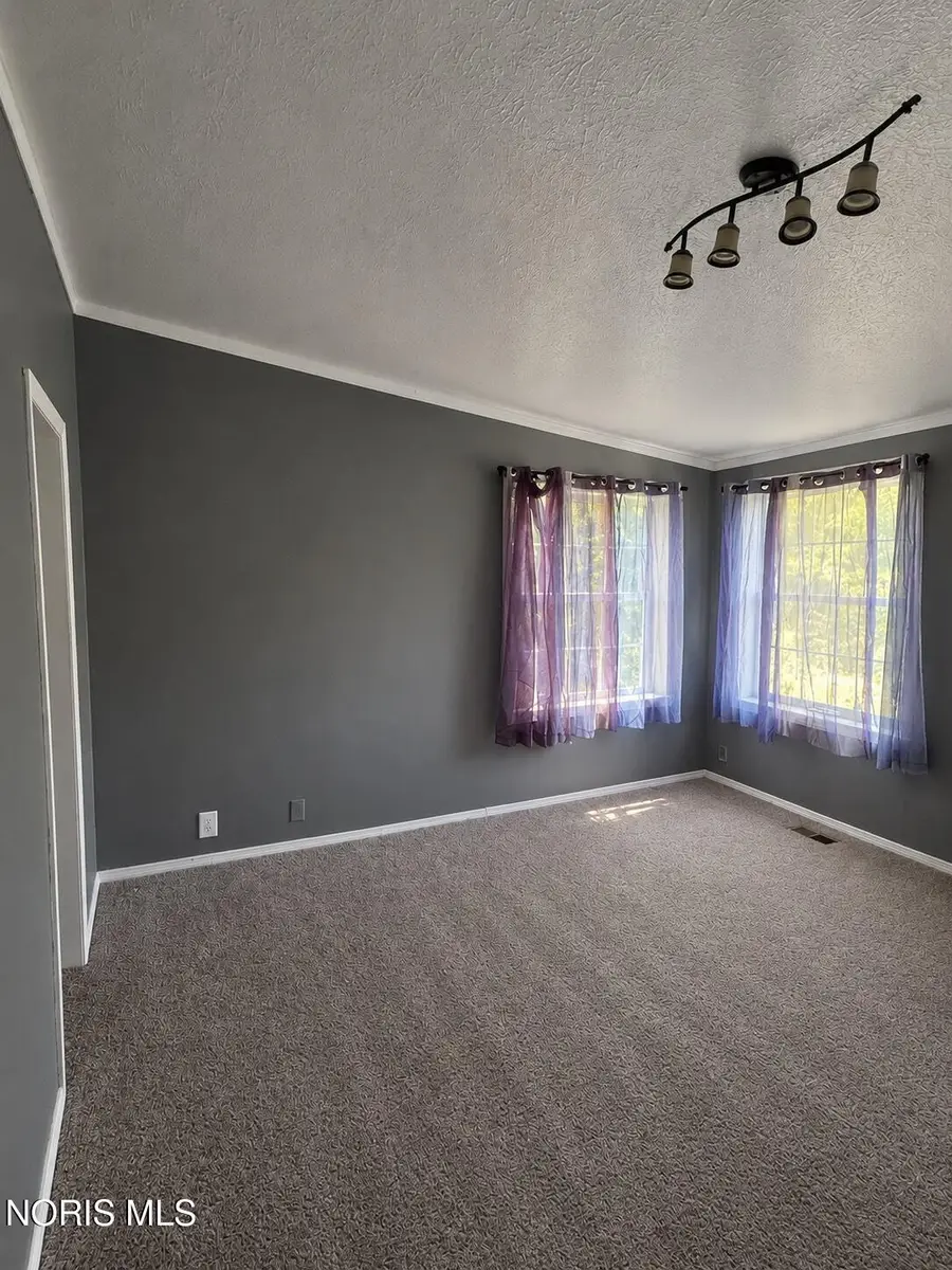 6139 Dorr Street, Toledo, OH 43615 - #3