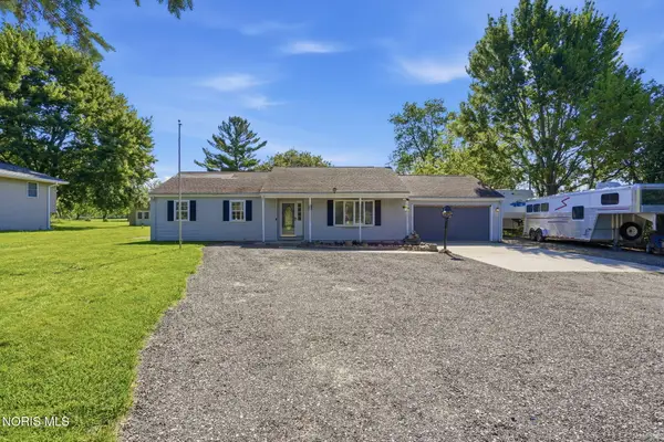 15488 Green Road, Bowling Green, OH 43402