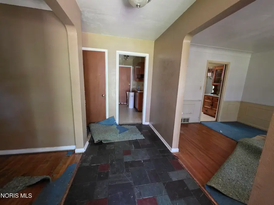 1011 Greenhills Road, Toledo, OH 43607 - #3