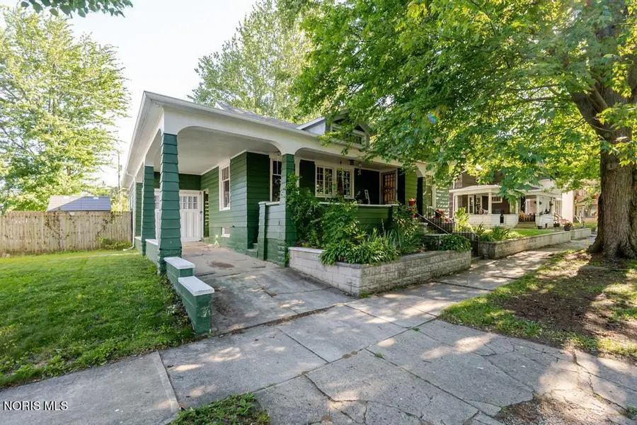 449 College Avenue, Fostoria, OH 44830 - #3