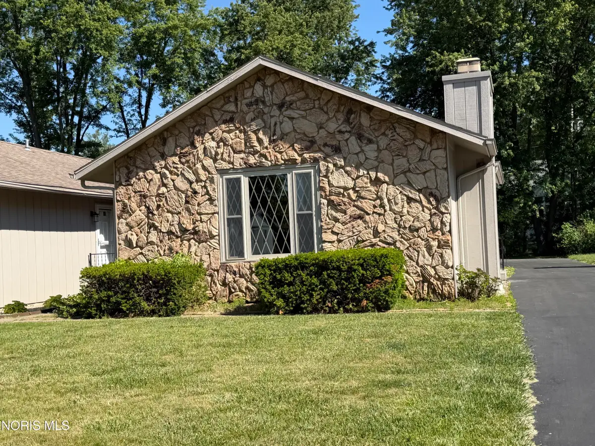 6802 Woodmeadow Drive, Toledo, OH 43617 - #1