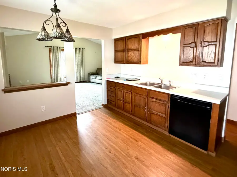 6802 Woodmeadow Drive, Toledo, OH 43617 - #3