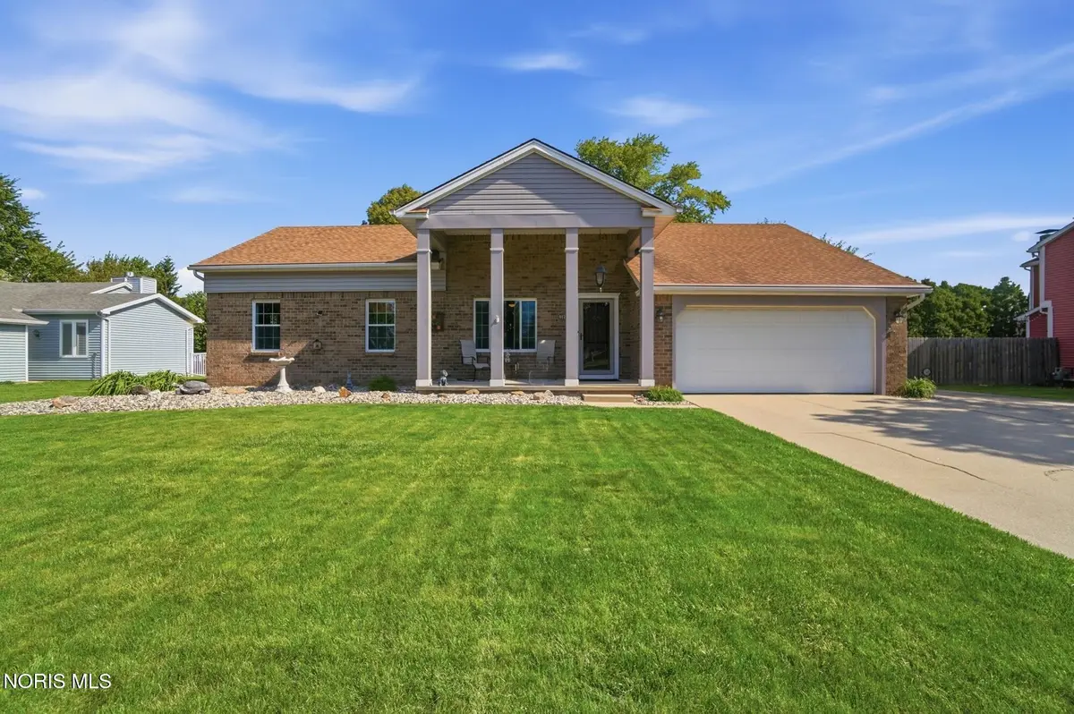 417 Chesterfield Lane, Maumee, OH 43537 - #1