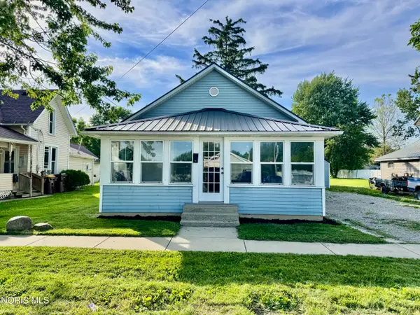 118 W Hicks Street, Hicksville, OH 43526
