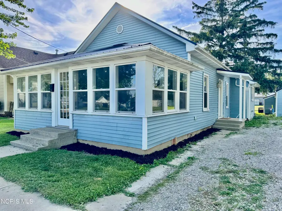 118 W Hicks Street, Hicksville, OH 43526 - #2