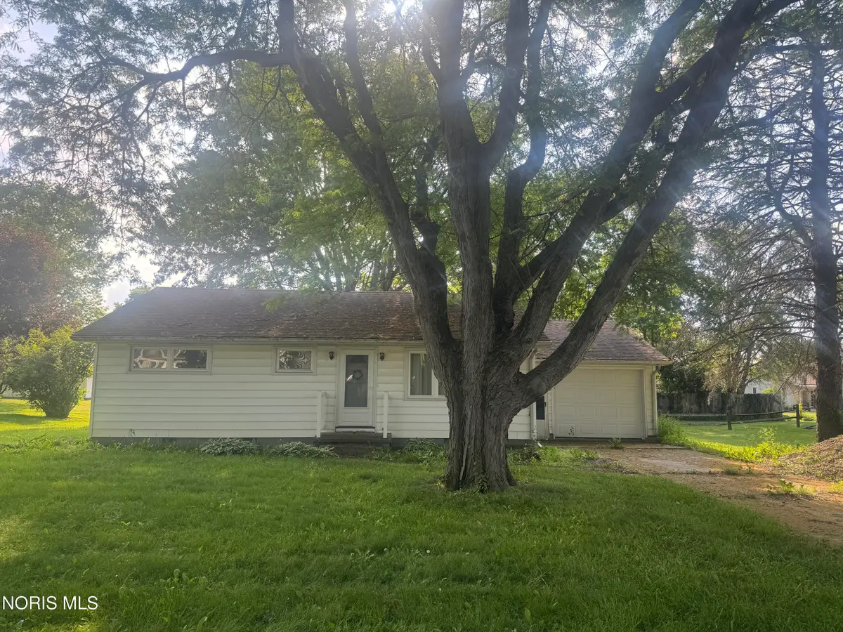 315 S Maplewood Avenue, Wauseon, OH 43567 - #1