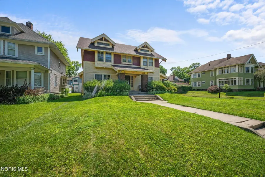 2702 Scottwood Avenue, Toledo, OH 43610 - #2