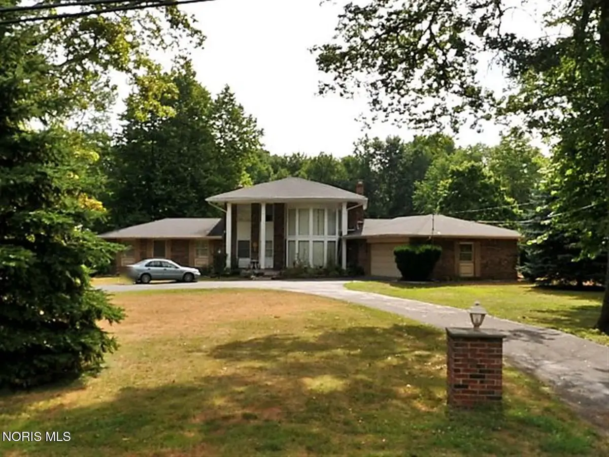 28 N Centennial Road, Holland, OH 43528 - #1