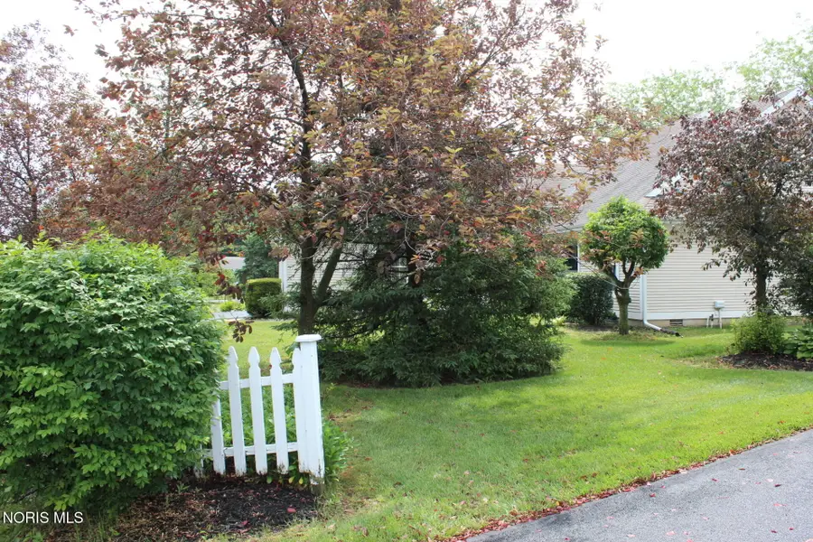 24522 Village Lane, Grand Rapids, OH 43522 - #2