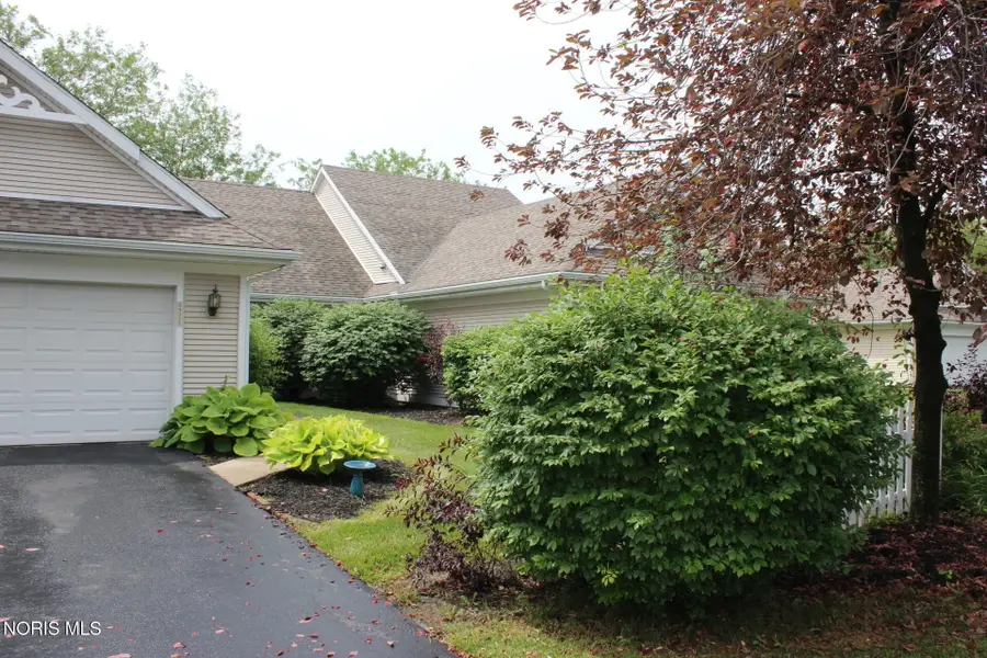 24522 Village Lane, Grand Rapids, OH 43522 - #3