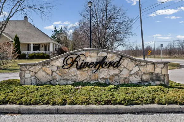 462 Delaware Drive, Perrysburg, OH 43551