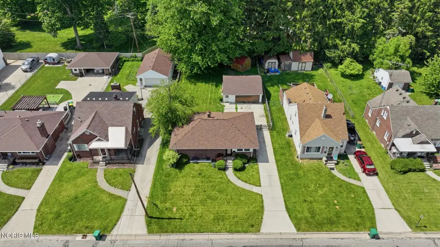714 Highland Drive, Rossford, OH 43460 - #3