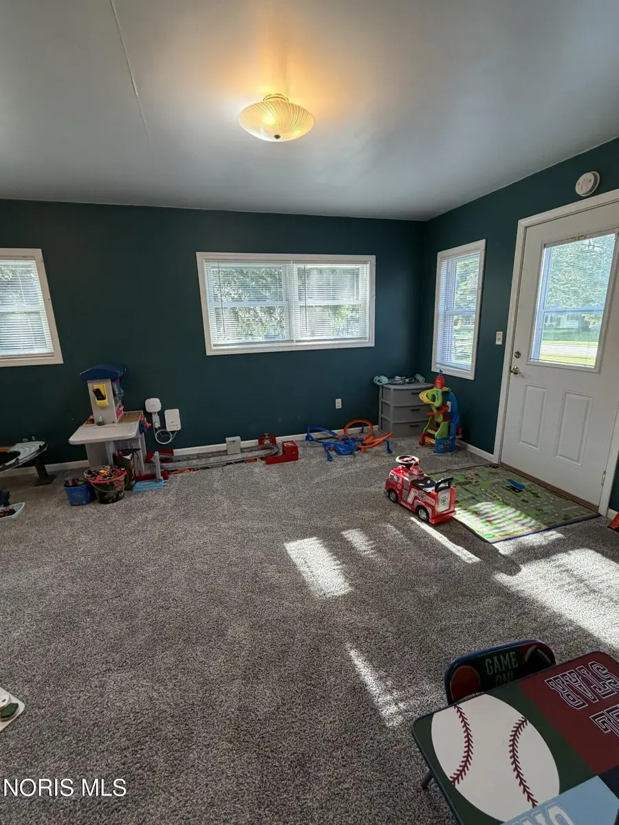 601 Winterberry Drive, Findlay, OH 45840 - #2