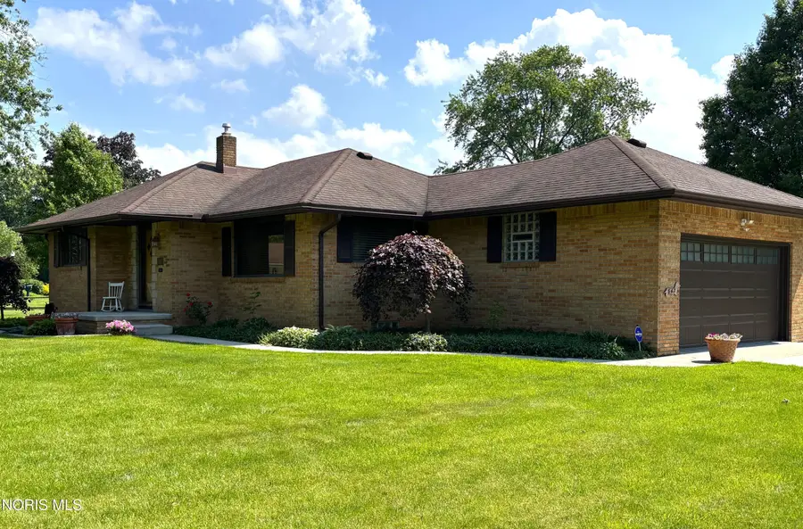647 Valley Drive, Rossford, OH 43460 - #2