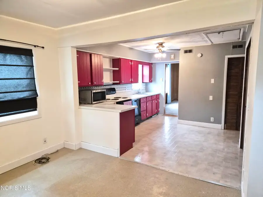 234 Watson Avenue, Fostoria, OH 44830 - #3