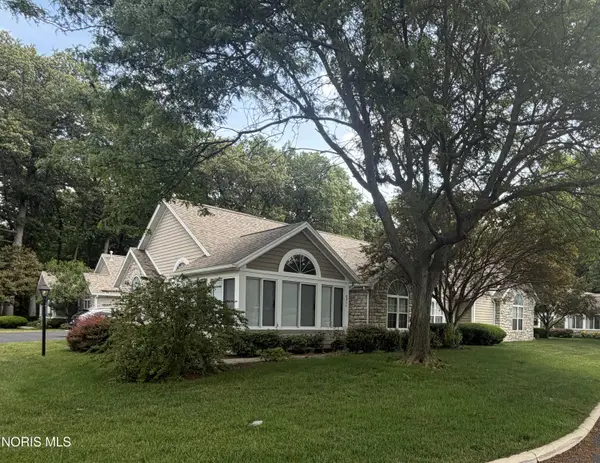 2354 Whispering Pines Drive, Toledo, OH 43617