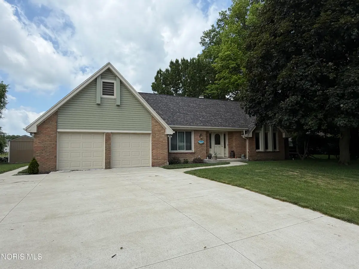 2956 W Byrnwyck Road, Maumee, OH 43537 - #1
