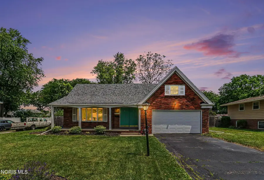 2229 Midlawn Drive, Toledo, OH 43614 - #2