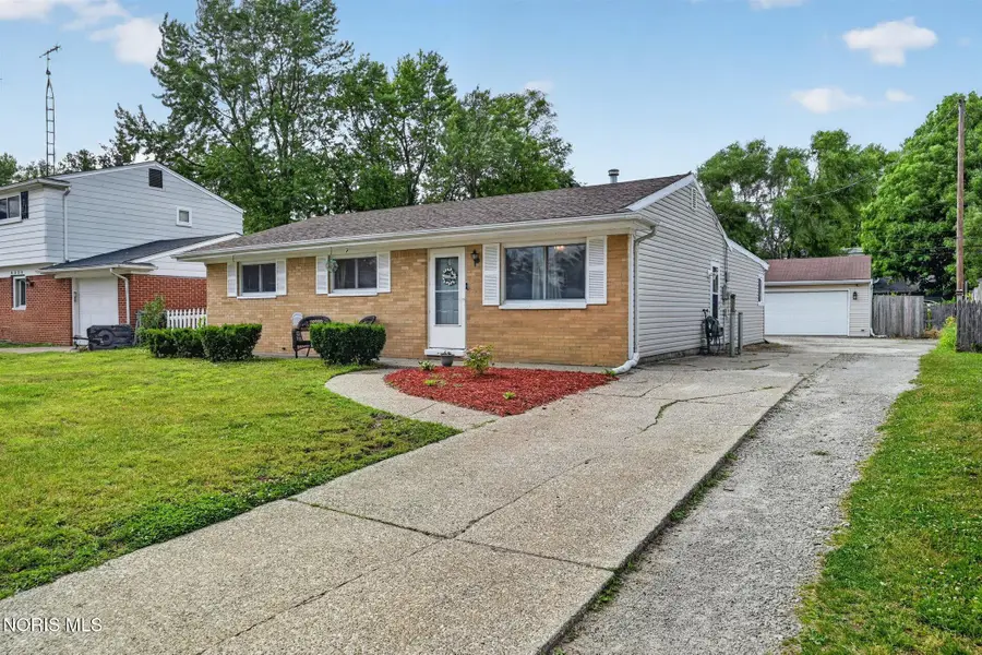 6528 Lincoln Green Road, Holland, OH 43528 - #2