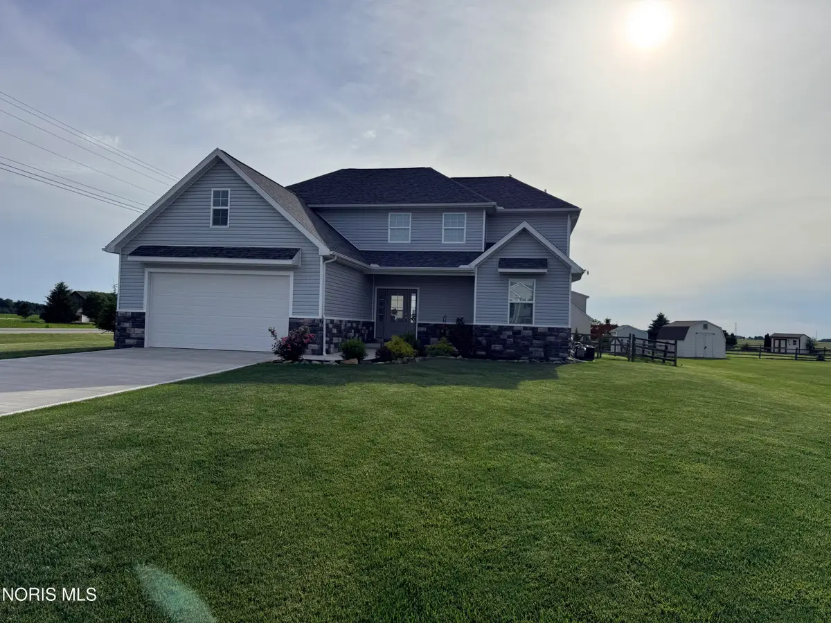 402 Castle Cove, Genoa, OH 43430 - #1