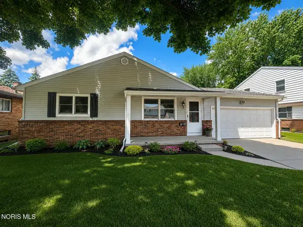 2943 Iroquois Drive, Oregon, OH 43616