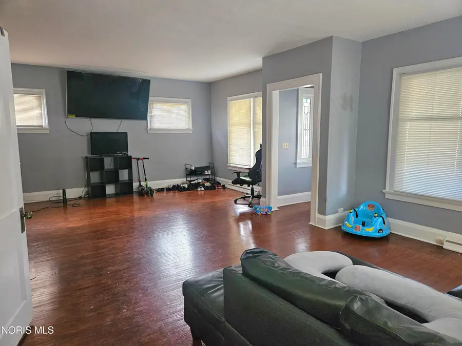 3826 Drexel Drive, Toledo, OH 43612 - #2