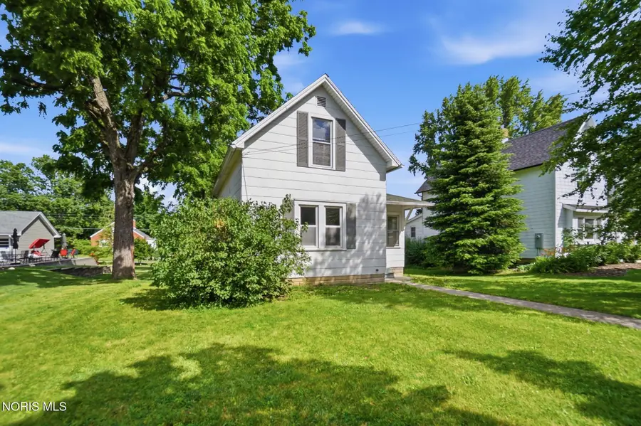 246 S Lawn Avenue, Bluffton, OH 45817 - #2