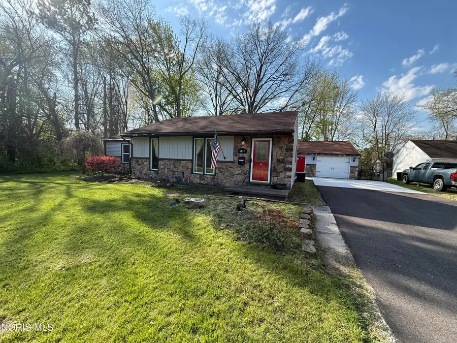 5927 Greenacre Road, Toledo, OH 43615 - #2