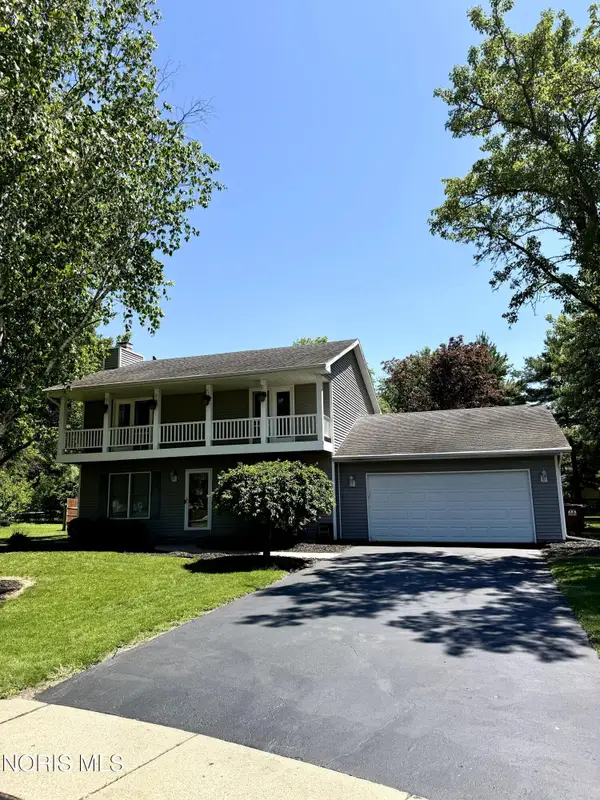 813 Roche De Bouef Court, Waterville, OH 43566