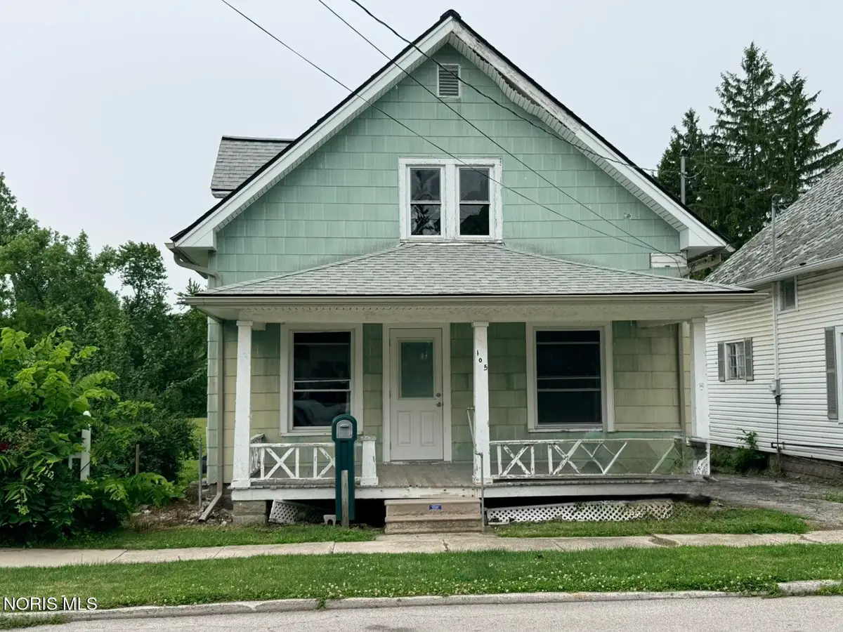 105 W College Avenue, Woodville, OH 43469 - #1