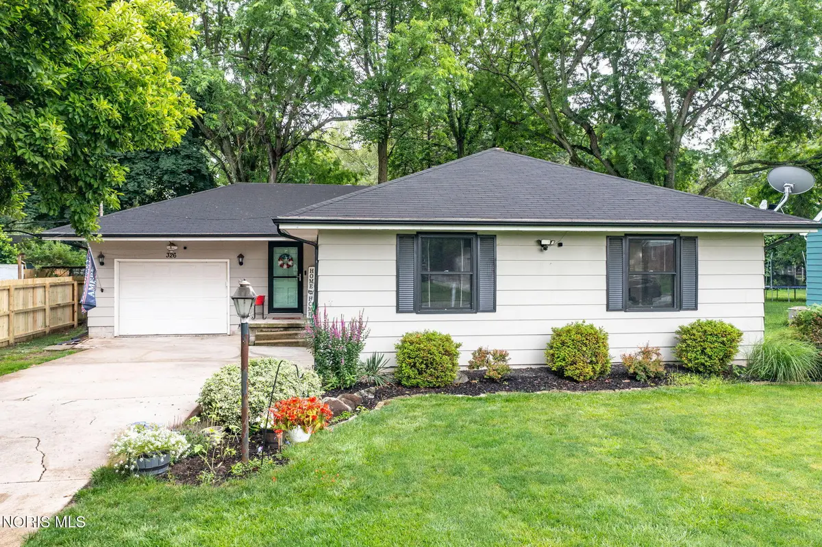 326 W 7th Street, Perrysburg, OH 43551 - #1
