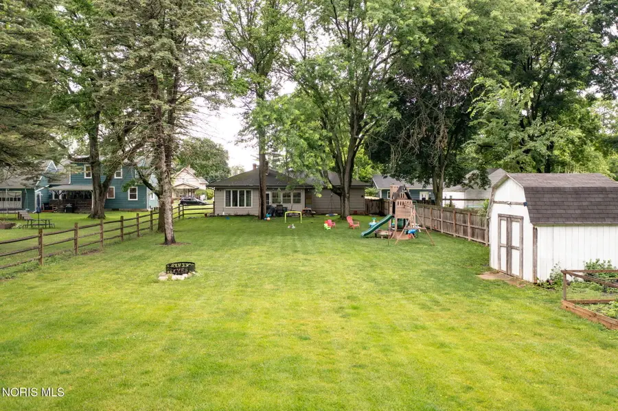 326 W 7th Street, Perrysburg, OH 43551 - #3