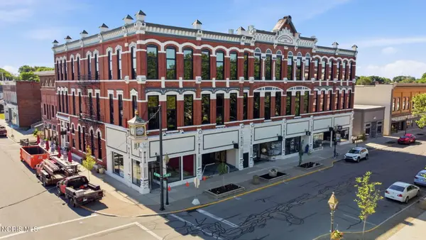 208 S Main Street #5, Fostoria, OH 44830