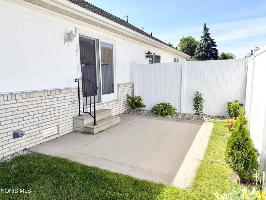 4269 Townhouse Drive # D, Oregon, OH 43616 - #2