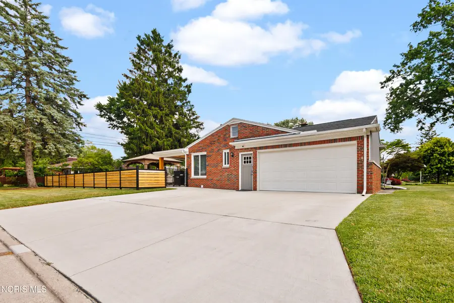 2742 Strauss Avenue, Toledo, OH 43606 - #2