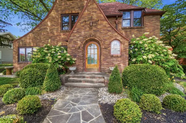144 S Church Street, Bowling Green, OH 43402