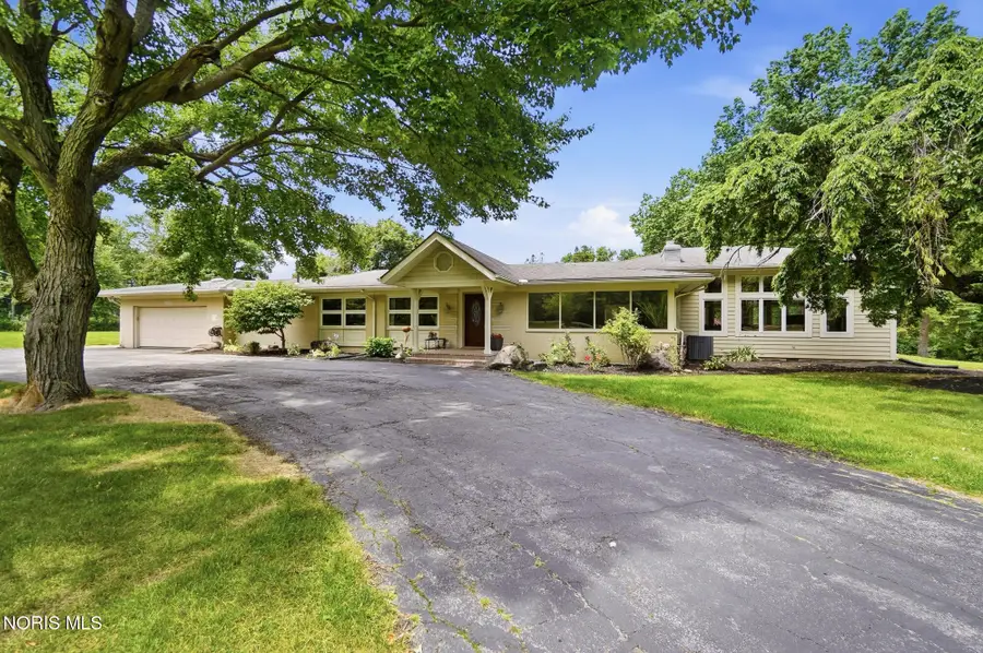 1910 S Holland Sylvania Road, Maumee, OH 43537 - #2