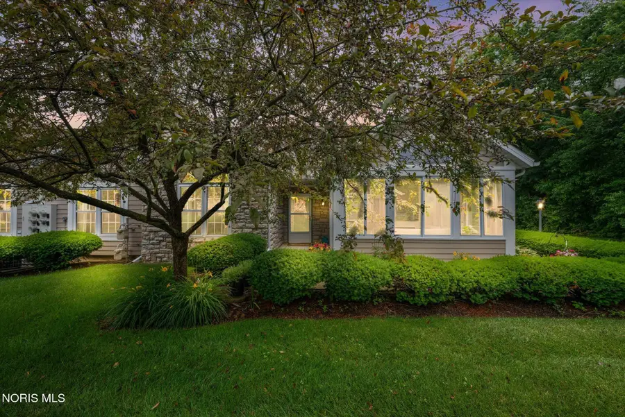 2323 Oaks Edge Drive, Toledo, OH 43617 - #2