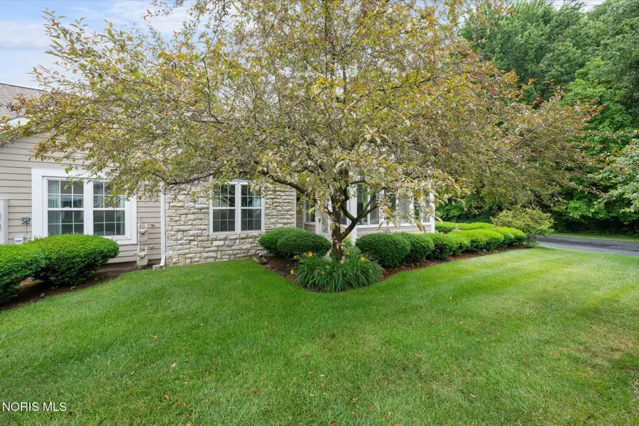 2323 Oaks Edge Drive, Toledo, OH 43617 - #3