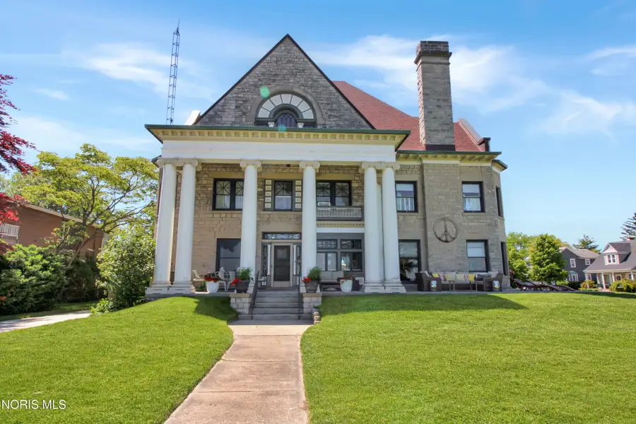 504 E Perry Street, Port Clinton, OH 43452 - #2