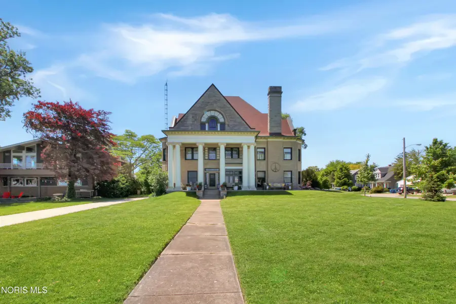 504 E Perry Street, Port Clinton, OH 43452 - #3